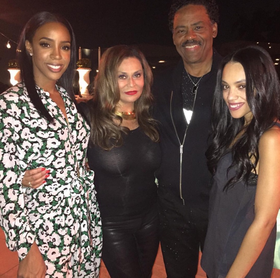 Kelly's birthday with beyonce's mom & her husband +family -Westpoppn.com
